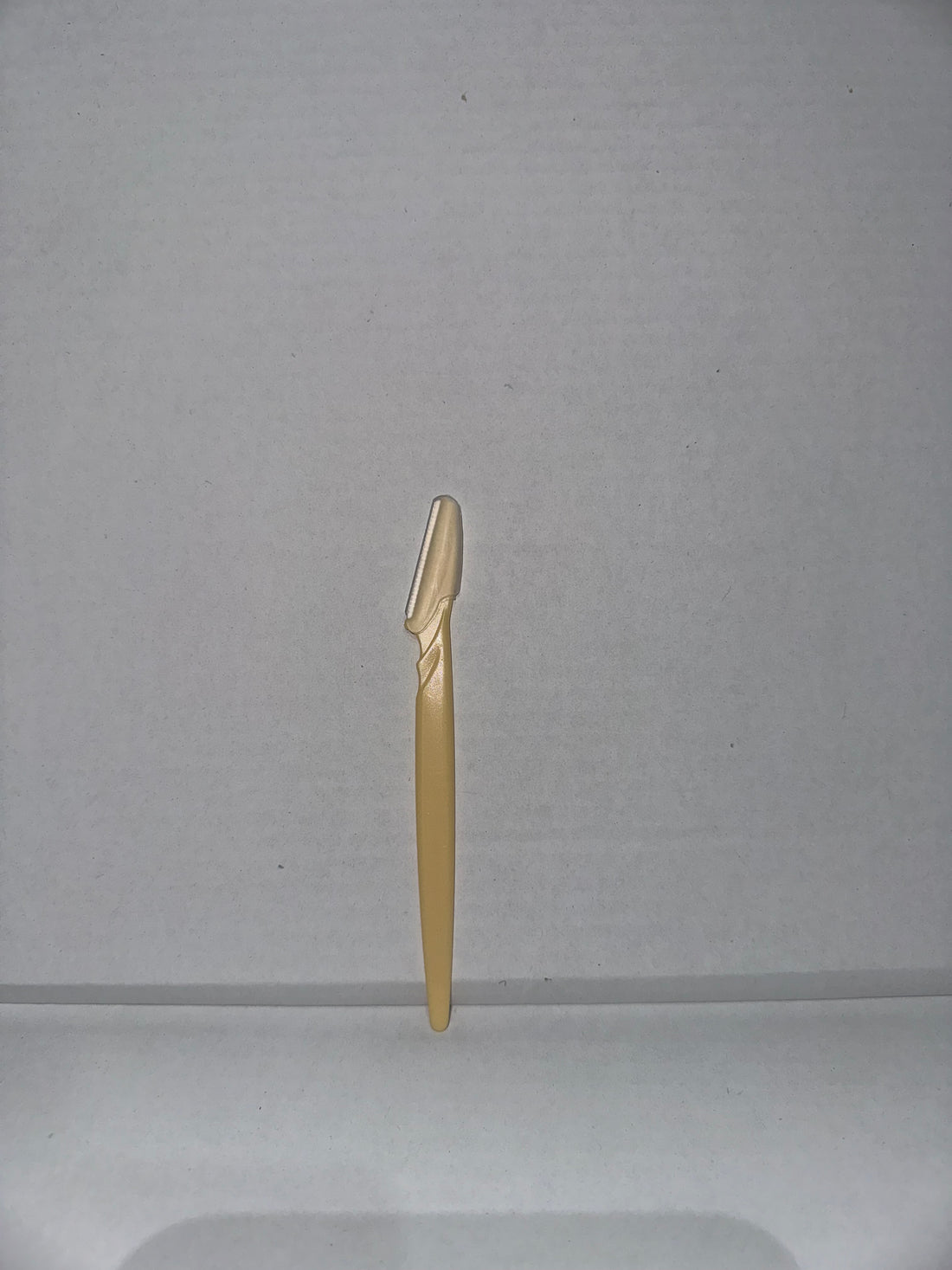 Eye brows razor