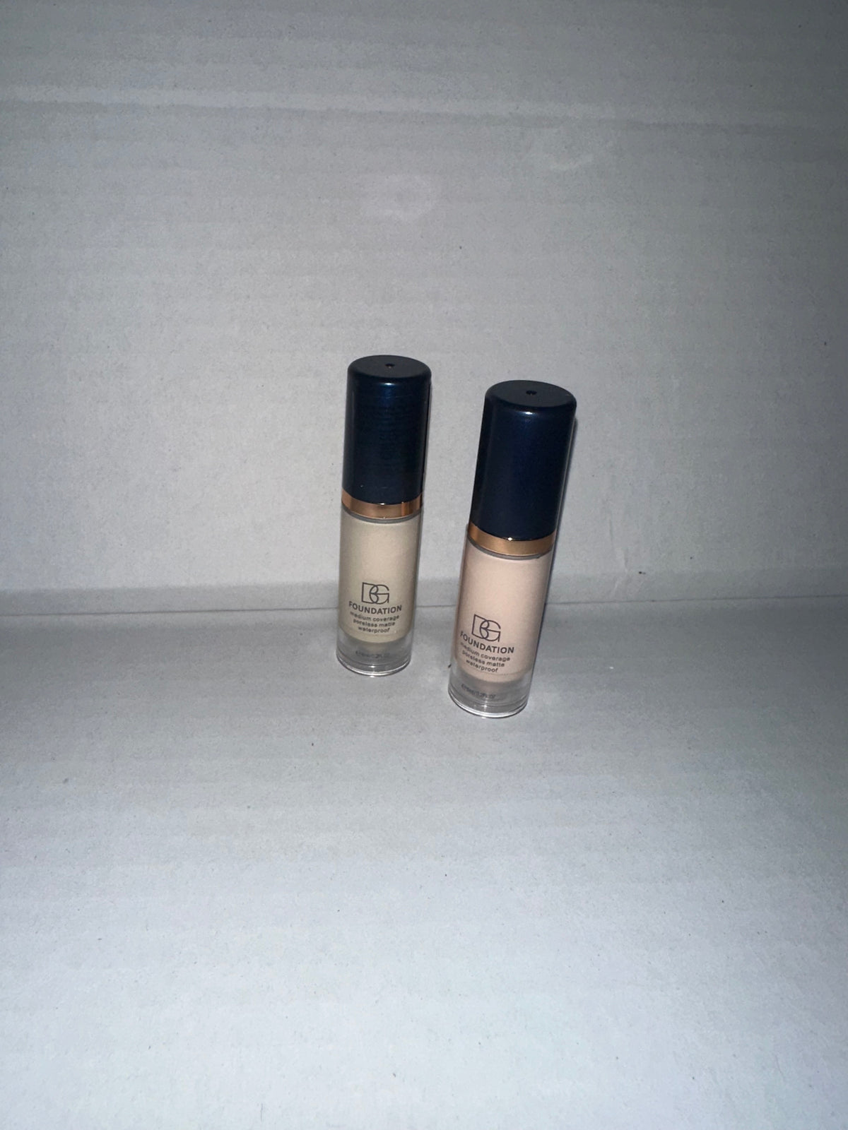 Mini water proof foundation/concealer