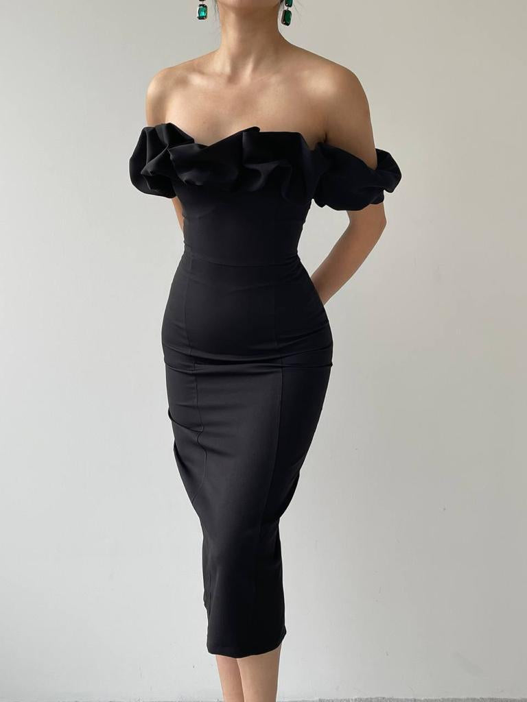 Ruched Tight fitted midi dress in black