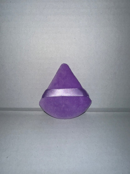 Triangular powder puffs