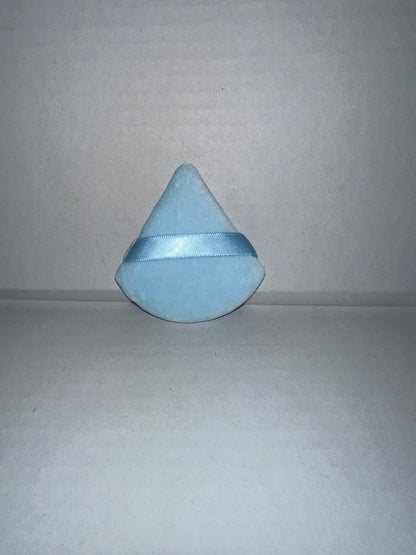Triangular powder puffs