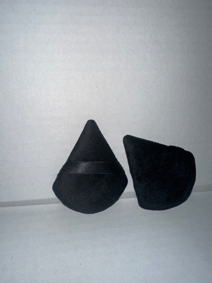 Triangular powder puffs