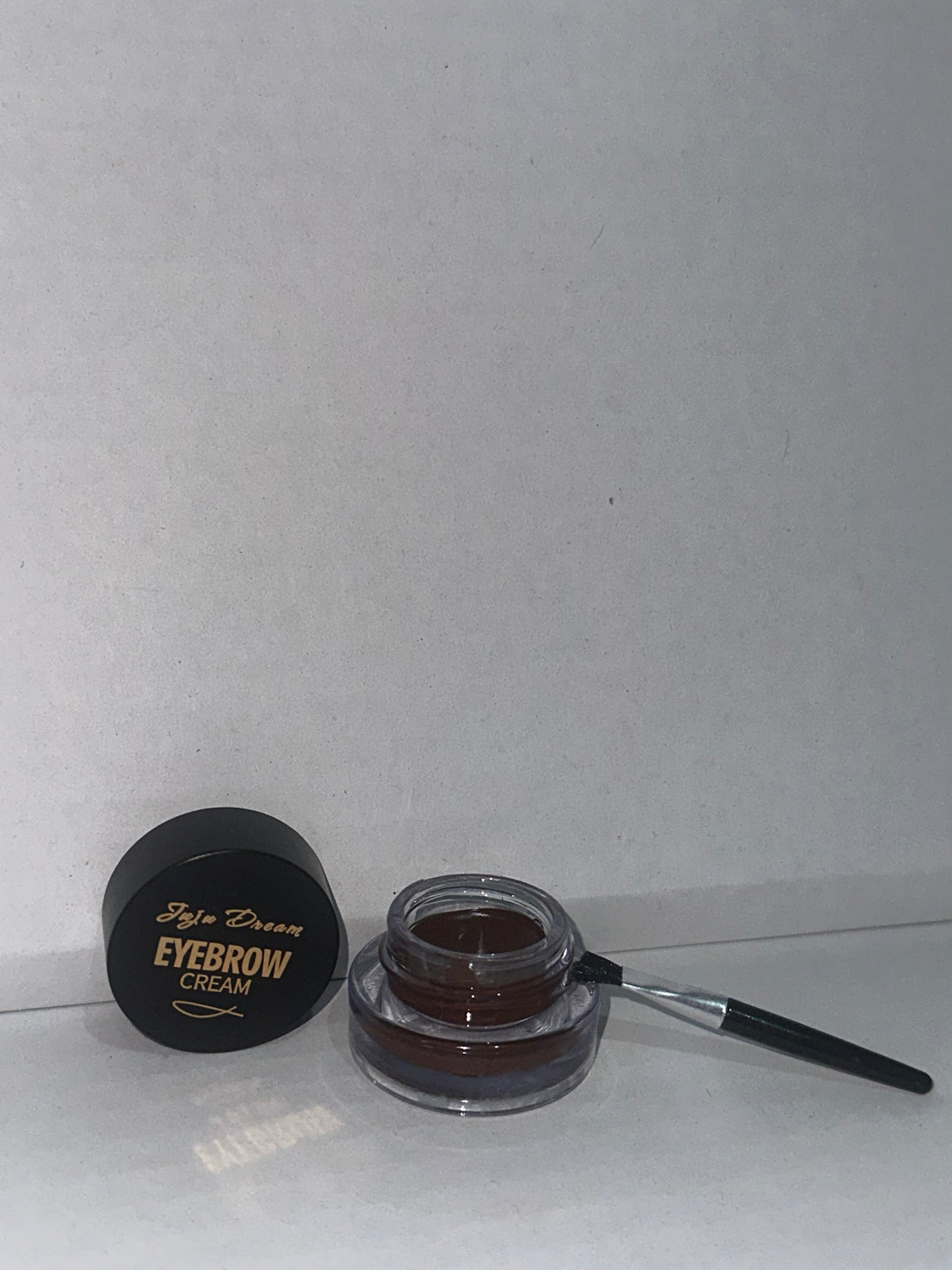 Waterproof matte eyebrow gel for sharpening and tinting your brows