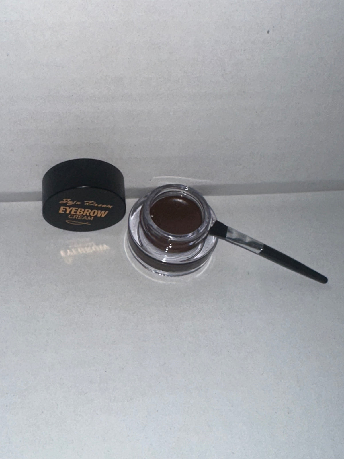 Waterproof matte eyebrow gel for sharpening and tinting your brows