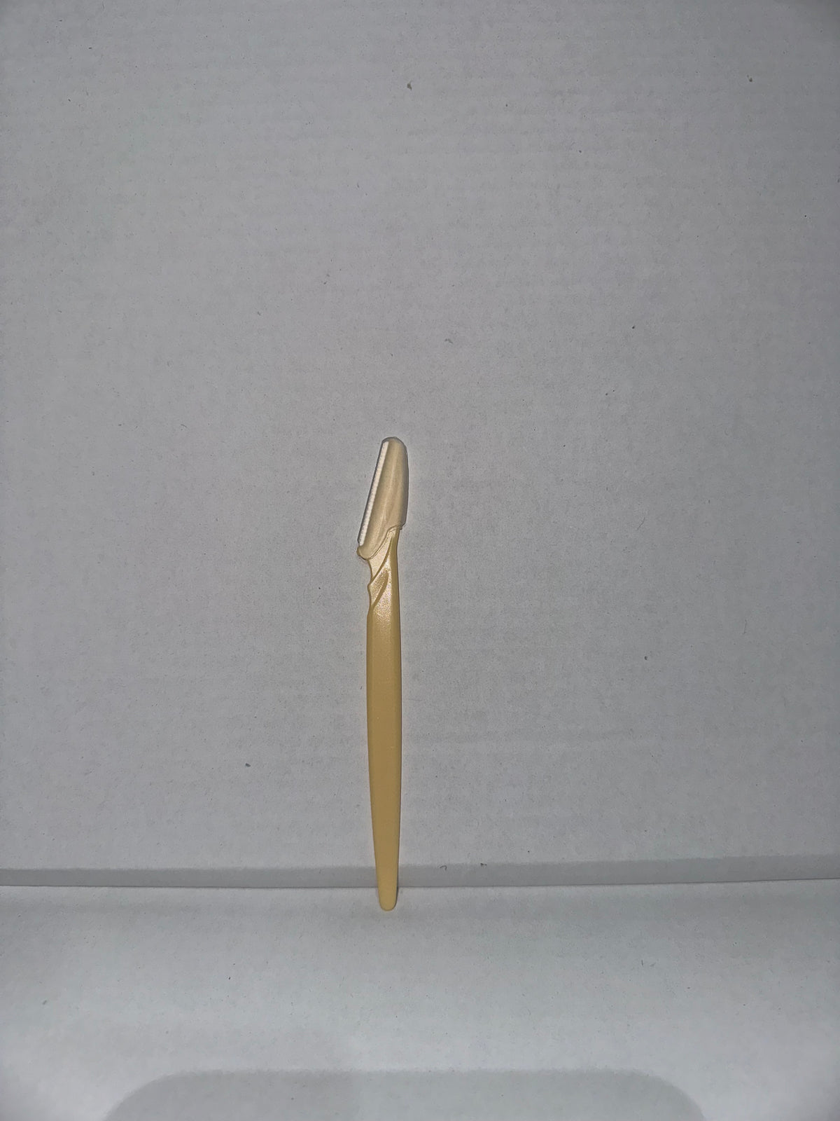 Eye brows razor