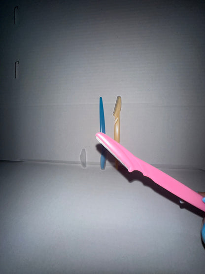 Eye brows razor