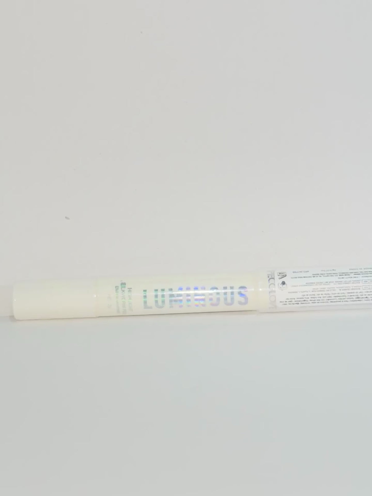 Waterproof glitter eyeshadow pen